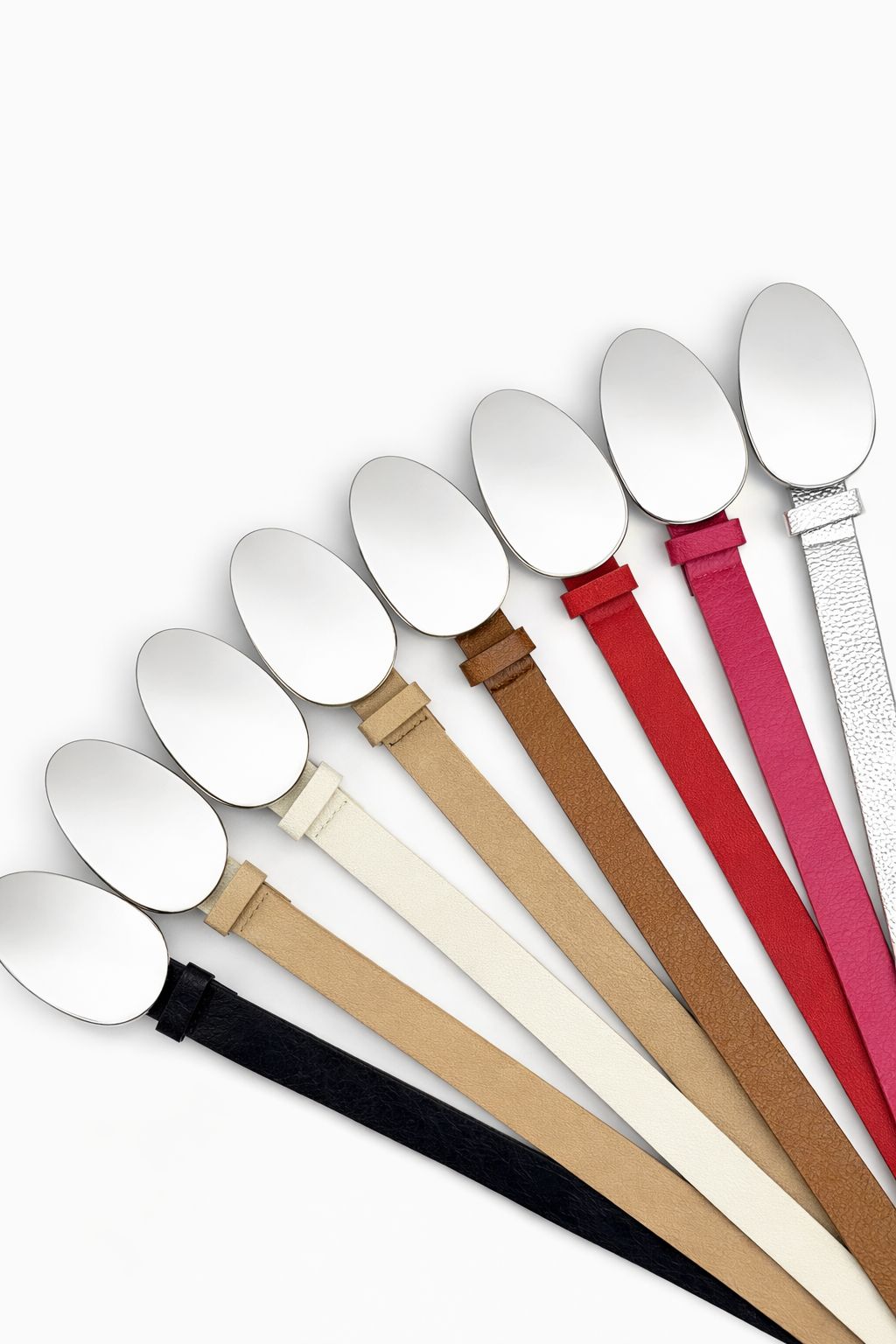 Cinto Feminino Com Fivela Oval Prateada