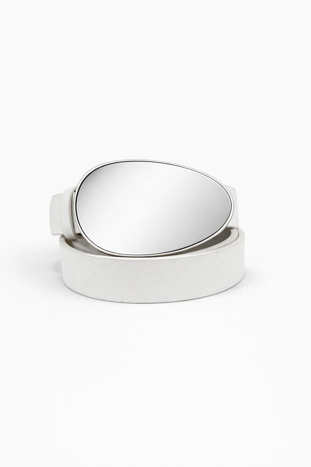 Cinto Feminino Com Fivela Oval Prateada