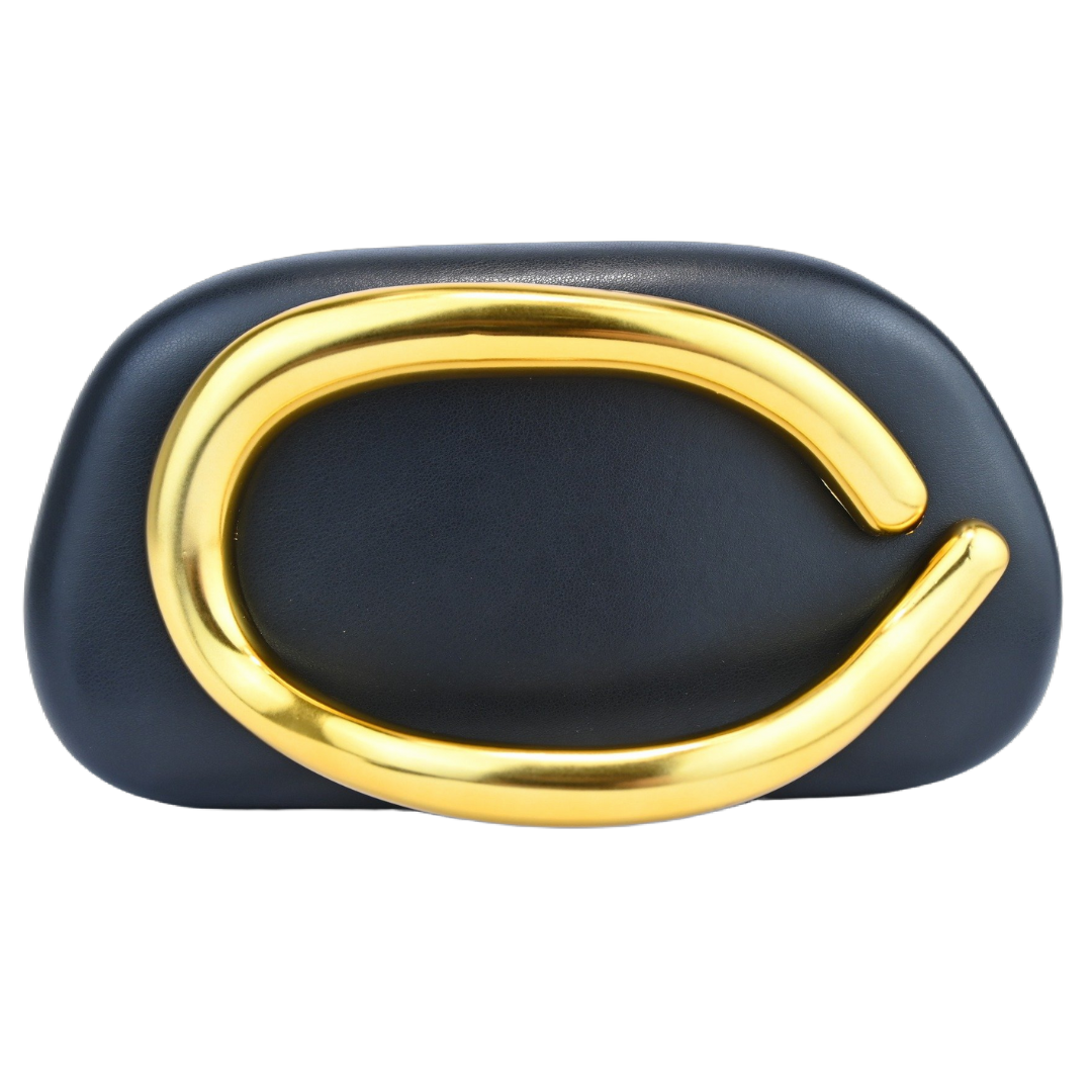 Bolsa Feminina com Detalhe Metálico Premium